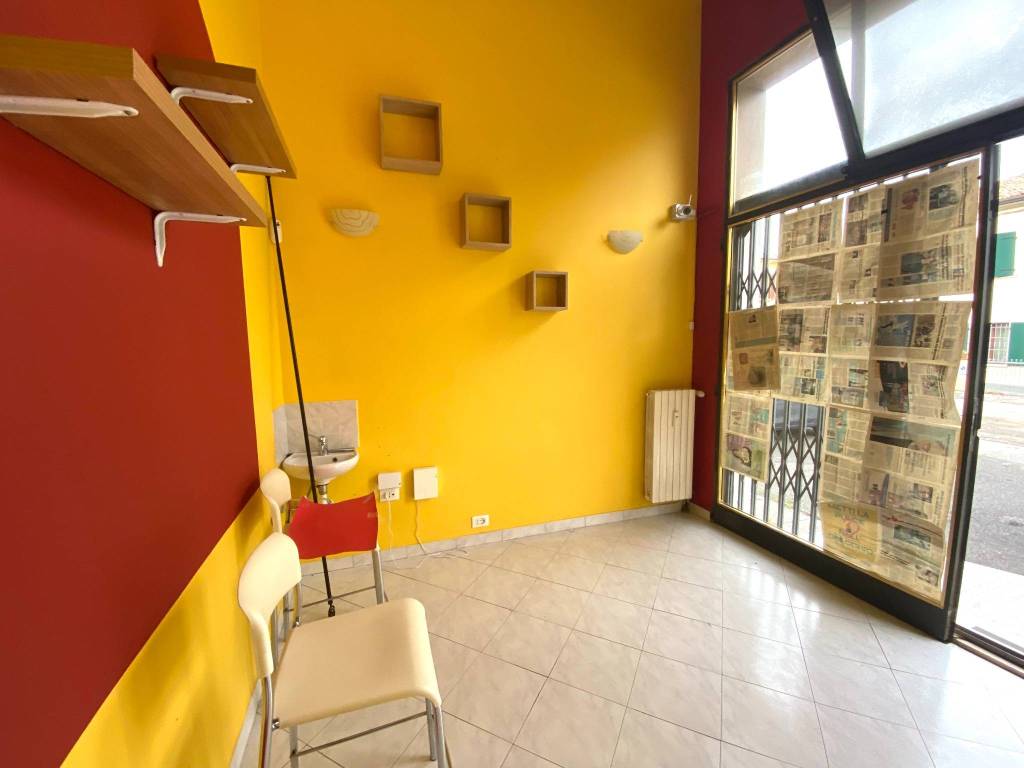 Locale commerciale via dieci martiri 103, porotto - cassana, ferrara