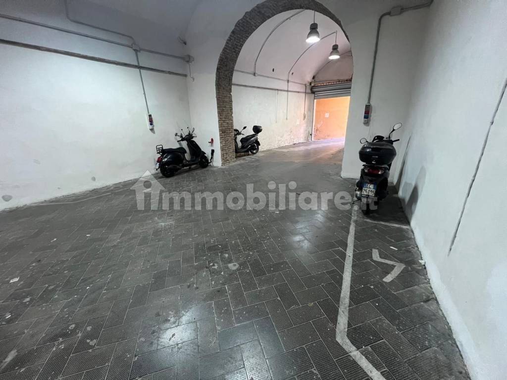 Posto auto - moto via del parco regina margherita, piazza amedeo - parco margherita, napoli