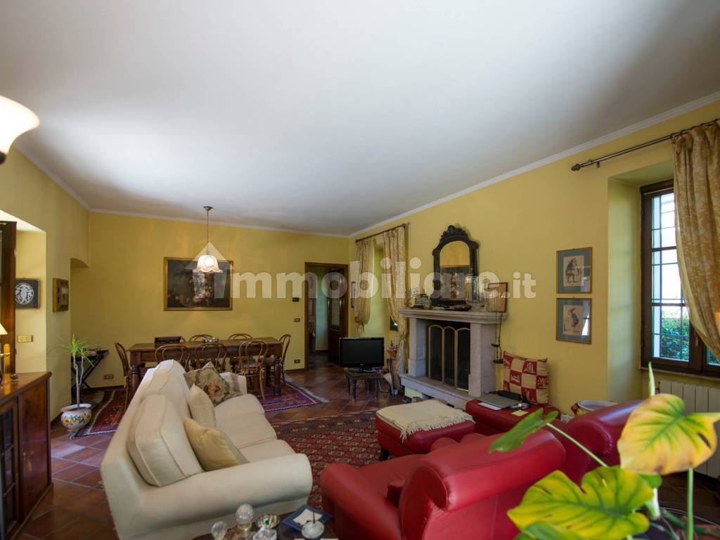 Affitto Villa unifamiliare Baveno. Ottimo stato, posto auto, con ...