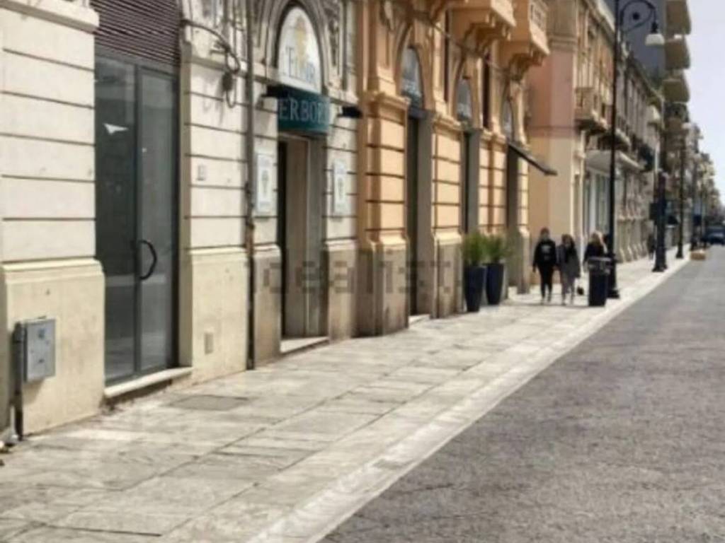 Locale commerciale corso giuseppe garibaldi, 47, centro storico, reggio calabria