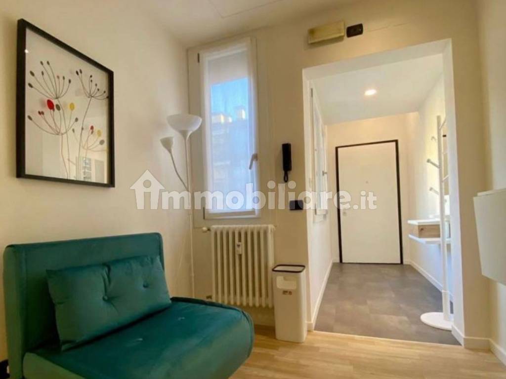 Rent Apartment Milan. 2room flat in via Macedonio Melloni 17