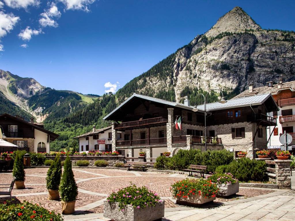 Villa unifamiliare, ottimo stato, 600 m², courmayeur