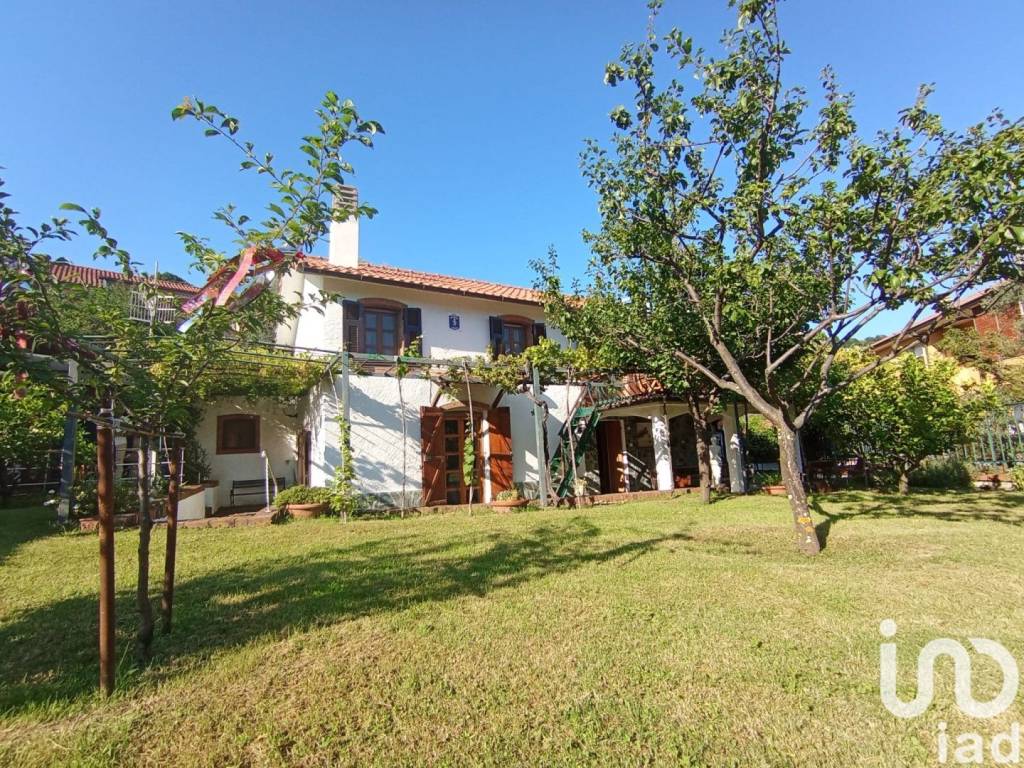 Villa unifamiliare via murta, centro, varazze