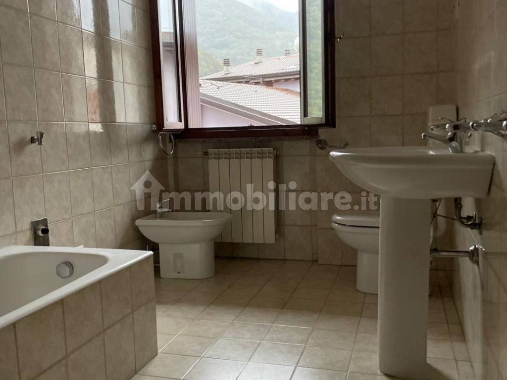 AMPIO BAGNO