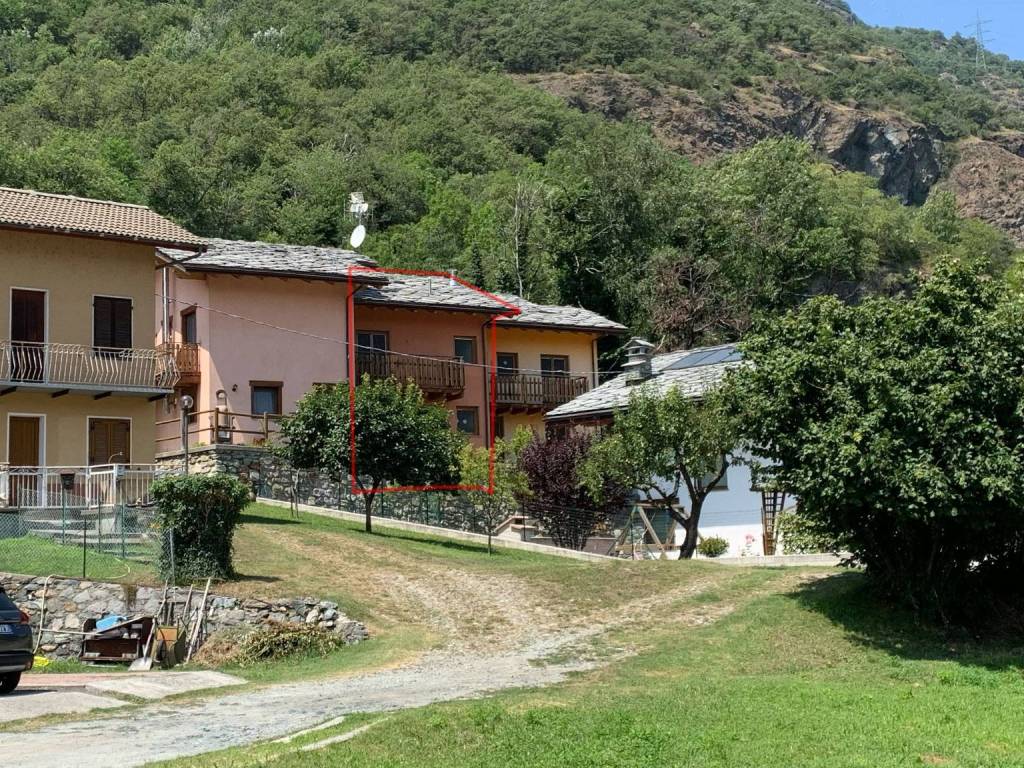 Villa a schiera frazione le sale 3, champdepraz