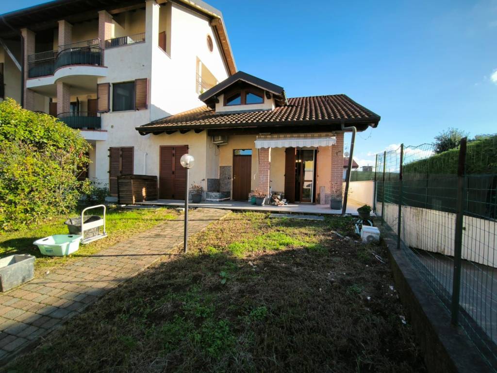 Villa a schiera via antonio gramsci 76, centro, oleggio