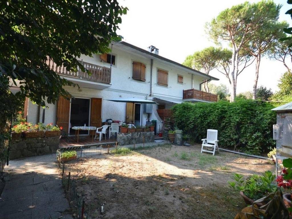 Villa plurifamiliare, da ristrutturare, 60 m², ronchi - poveromo, massa