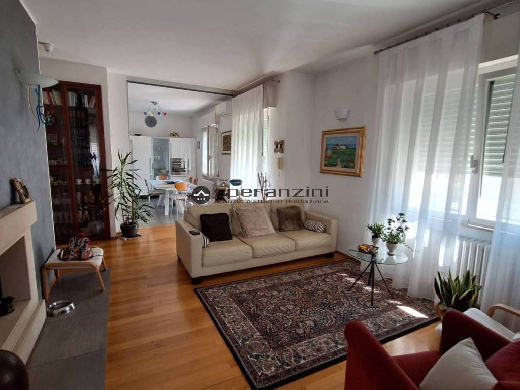 Appartamento in villa via maroncelli ,, vallato - san lazzaro, fano