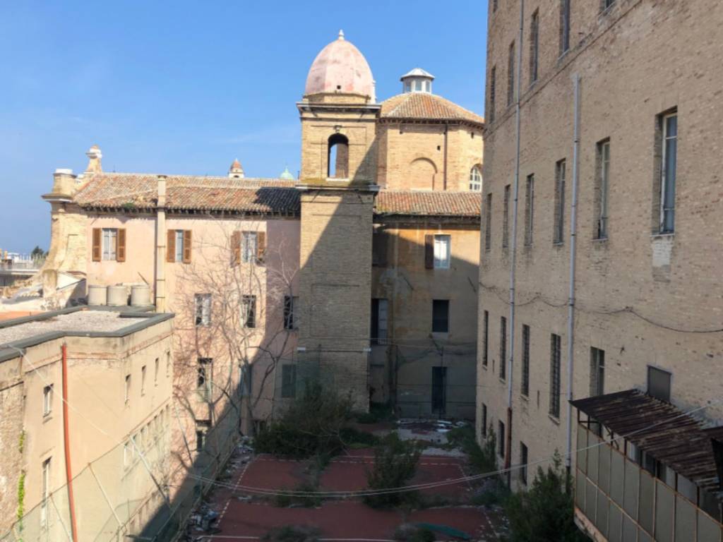 Palazzo - stabile all'asta via giuseppe birarelli, ancona