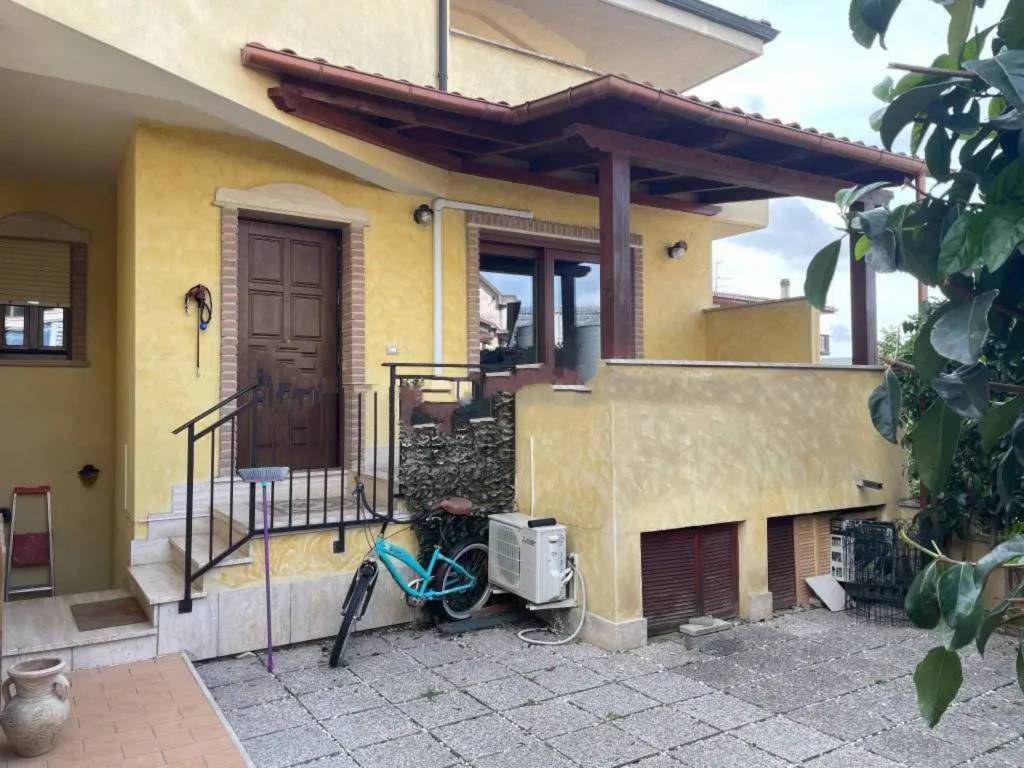 Villa a schiera via macerata, maggiona - area produttiva, pomezia