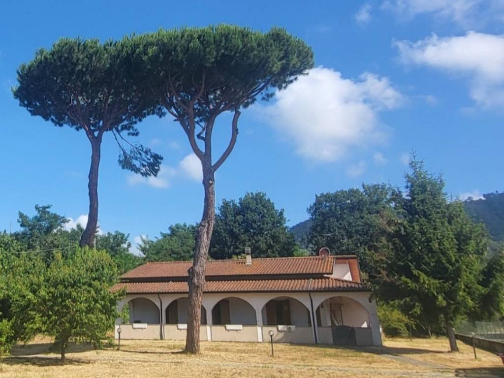 Villa unifamiliare via pratta, romagnano, massa