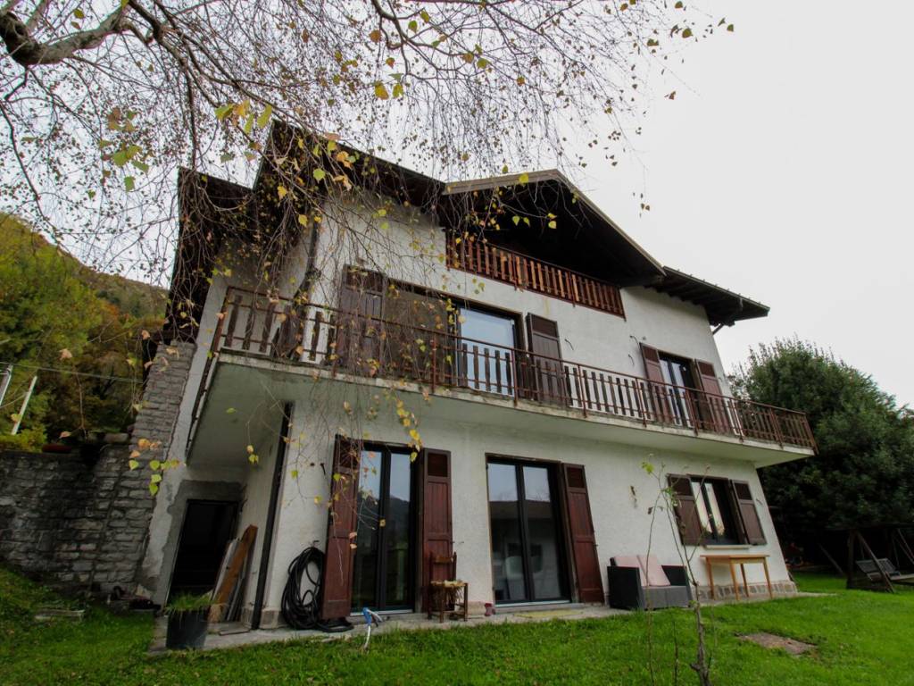 Villa unifamiliare via tenente rigamonti, 50, san fedele intelvi, centro valle intelvi