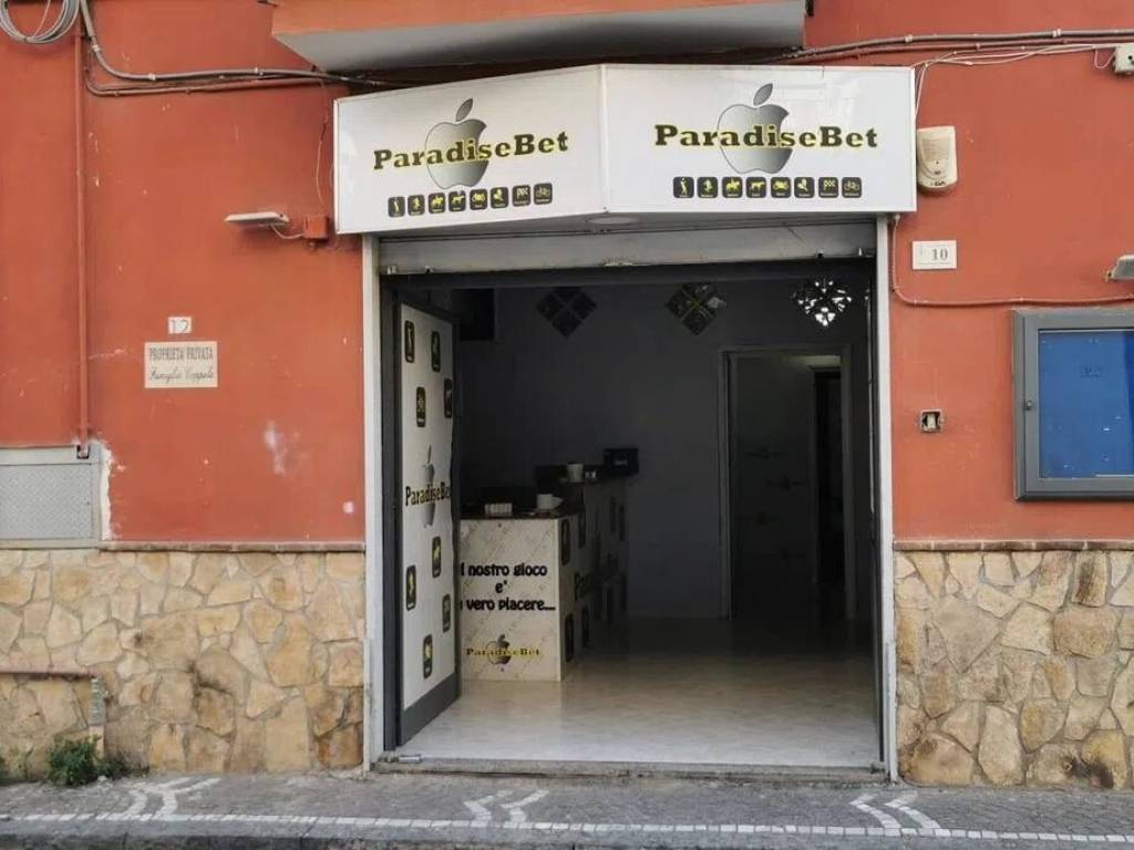 Locale commerciale traversa cantieri mercantili, 12, centro, castellammare di stabia