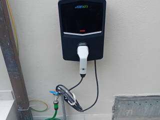 colonnina ricarica auto