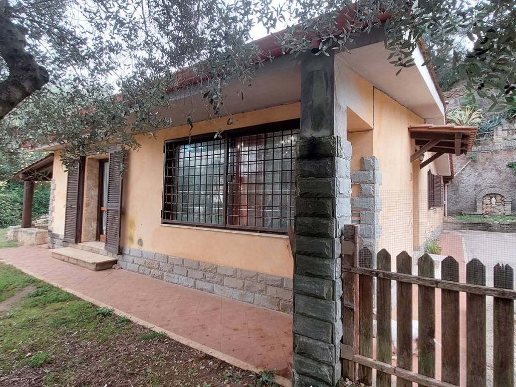 Villa unifamiliare via pasubio, casalazzara - torre bruna, aprilia