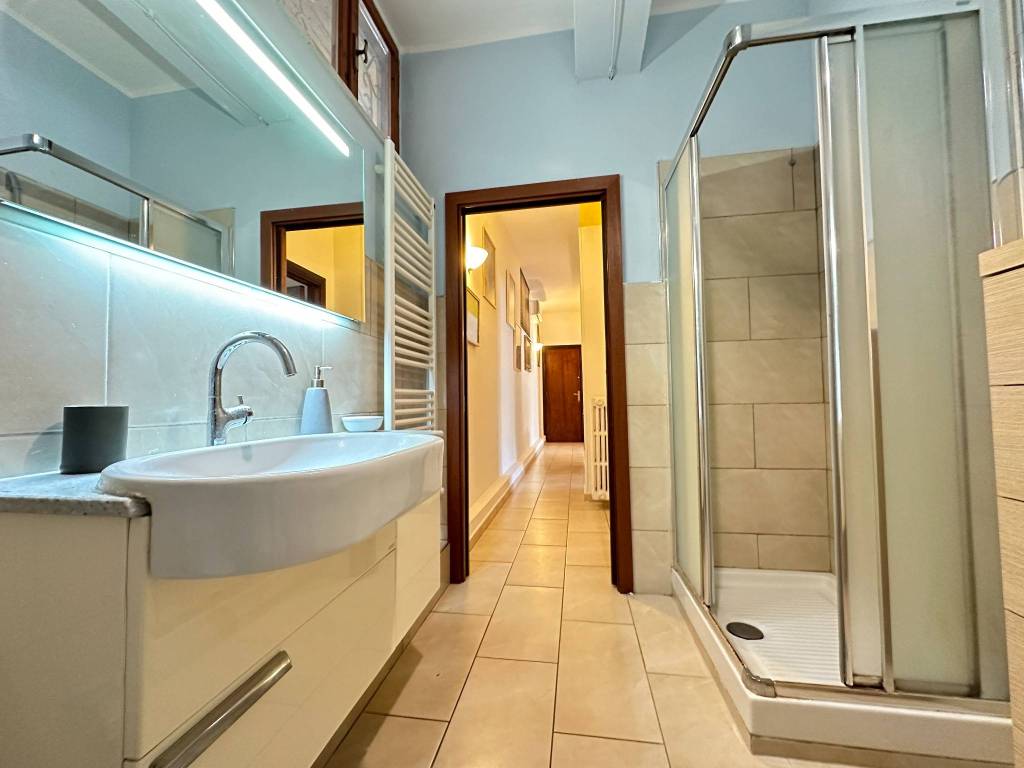 bagno appartamento in vendita in Viale Leonardo Ximenes, Grosseto
