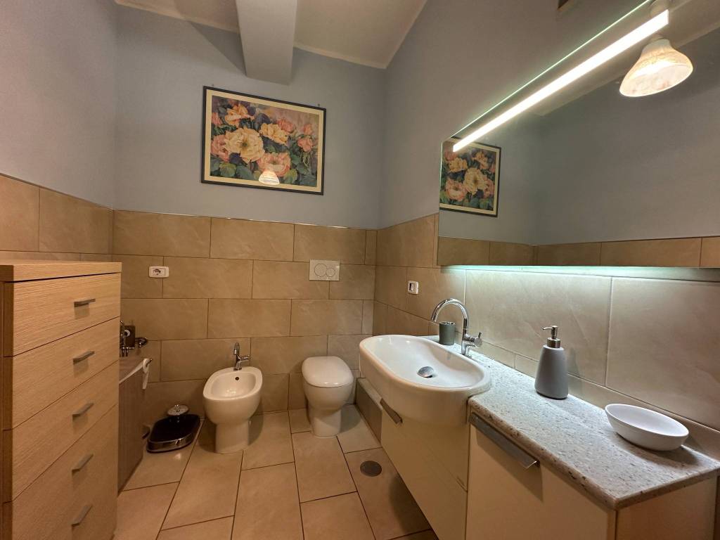 bagno appartamento in vendita in Viale Leonardo Ximenes, Grosseto