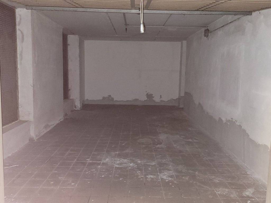 Garage - box via monte grappa 255, repubblica, prato