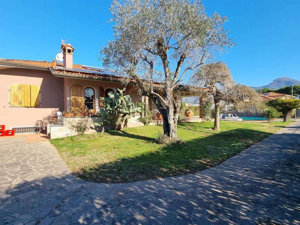 Villa unifamiliare, buono stato, 380 m², lido di camaiore, camaiore