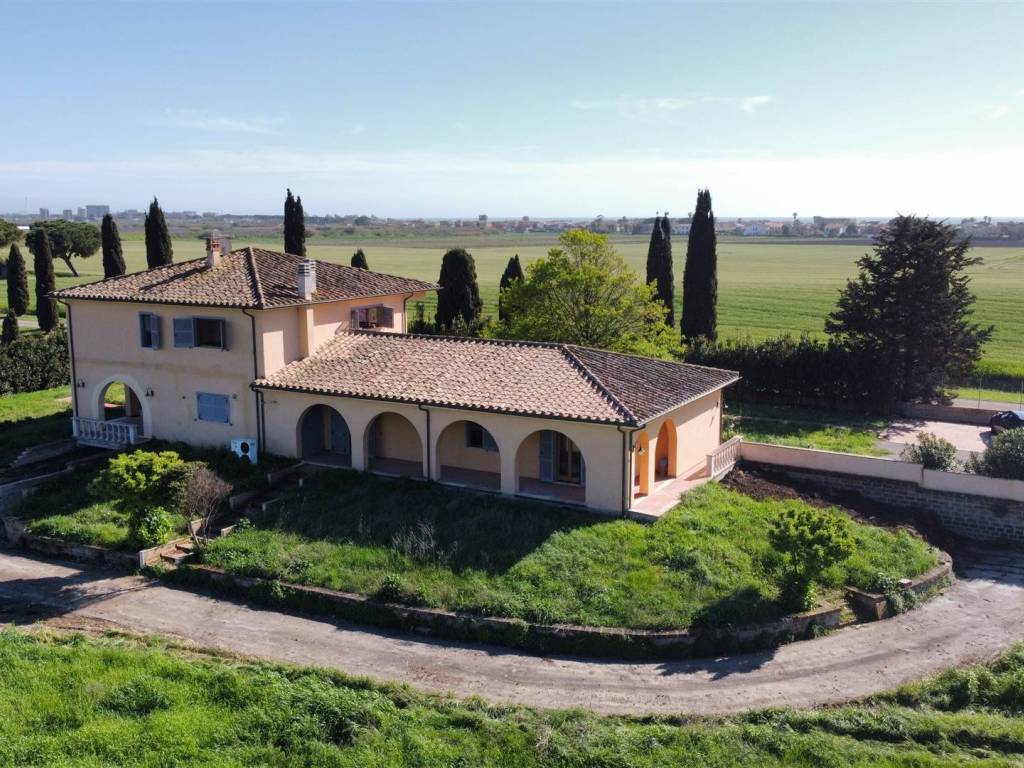 Villa unifamiliare, ottimo stato, 308 m², tarquinia