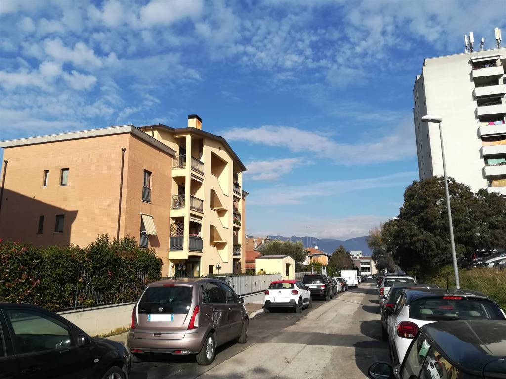 Garage - box via guazzaroni, cesure - valenza, terni