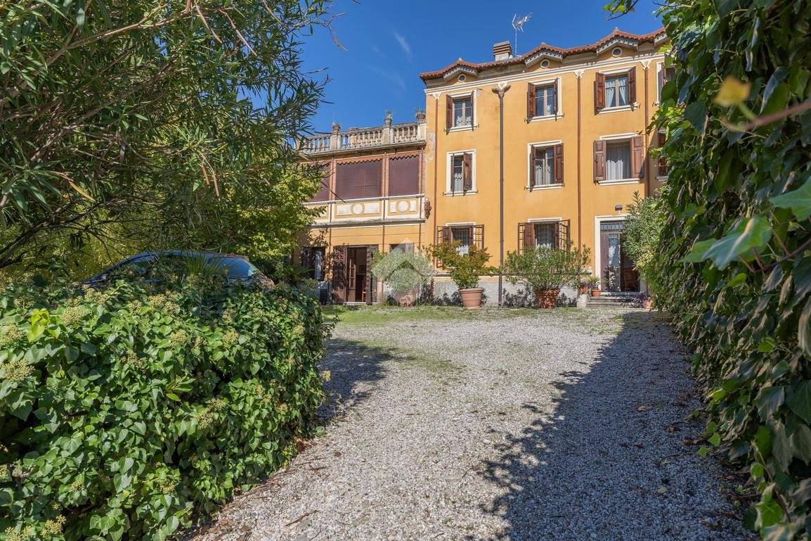 Villa in vendita a Sant'Ambrogio di Valpolicella