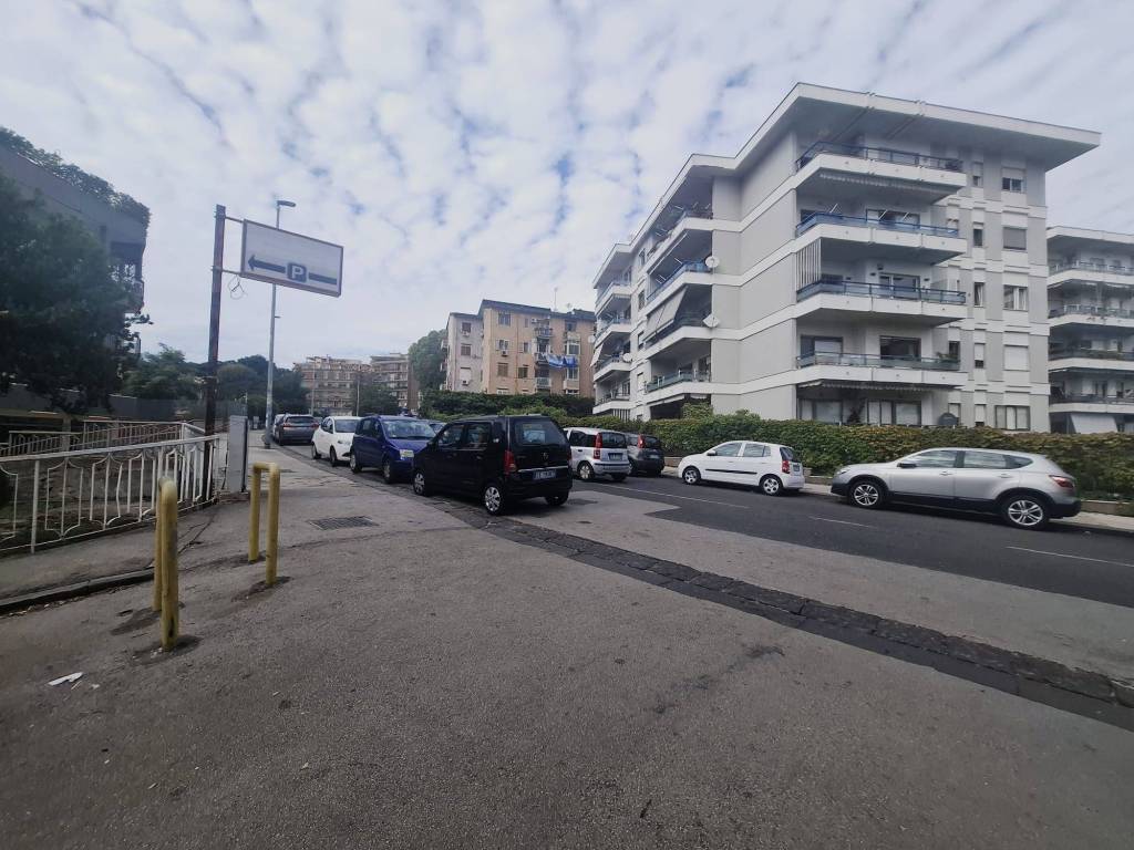 Garage - box via domenico fontana, arenella, napoli