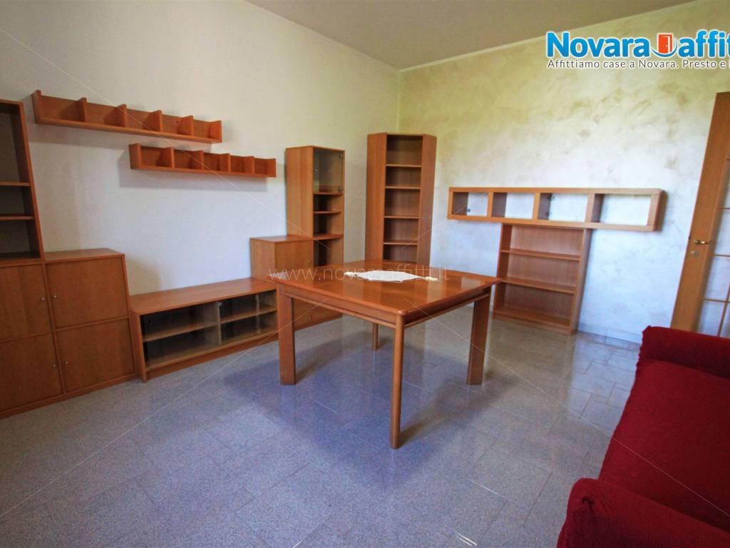Rent Apartment Novara. 3room flat in via Luciano Garzulano. Good