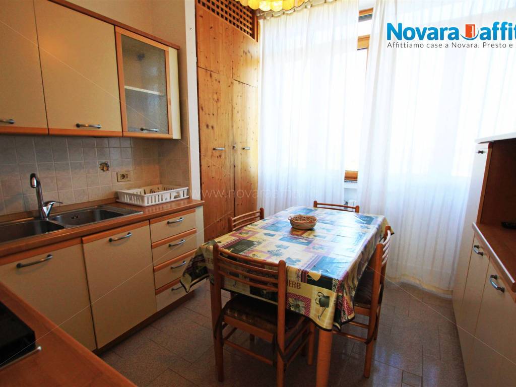 Rent Apartment Novara. 3room flat in via Luciano Garzulano. Good