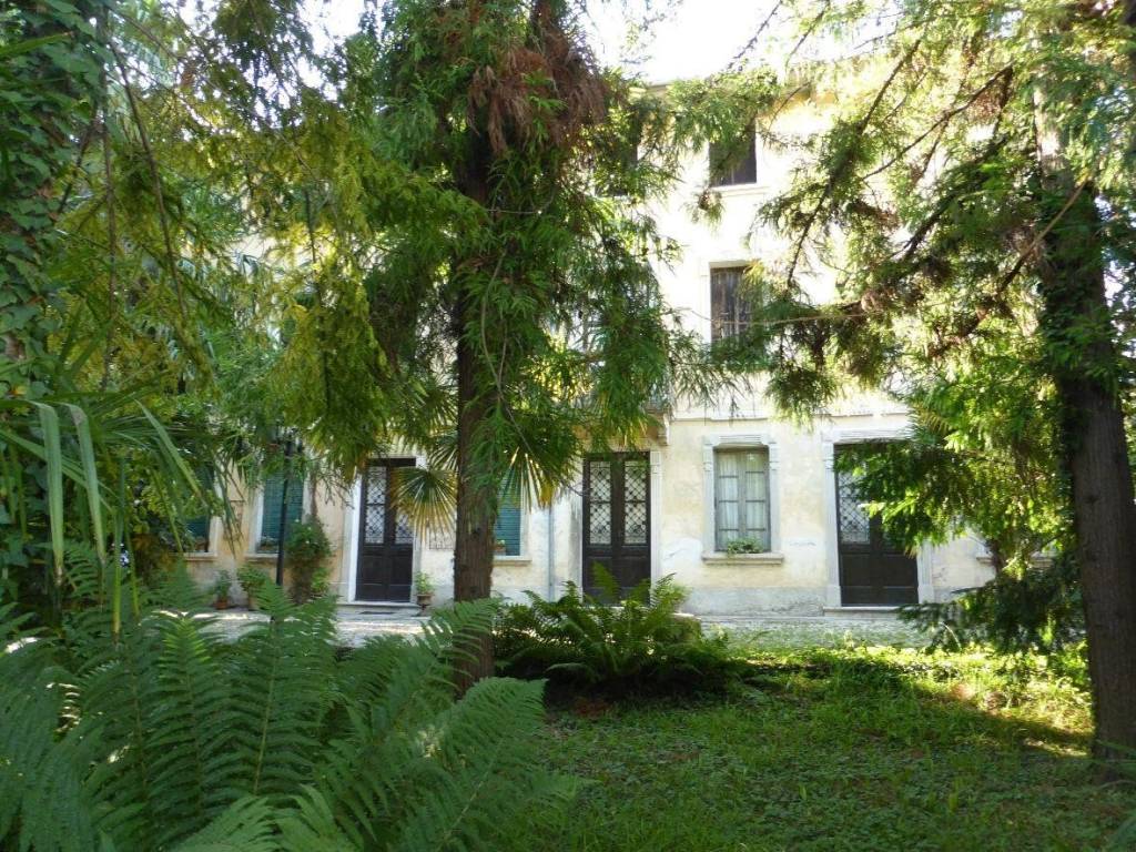 Villa unifamiliare 498 m², centro, san vito al tagliamento