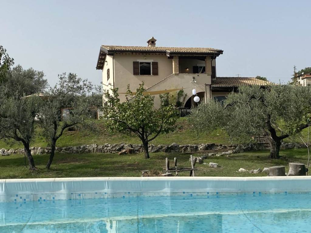 Rustico, buono stato, 603 m², scandriglia