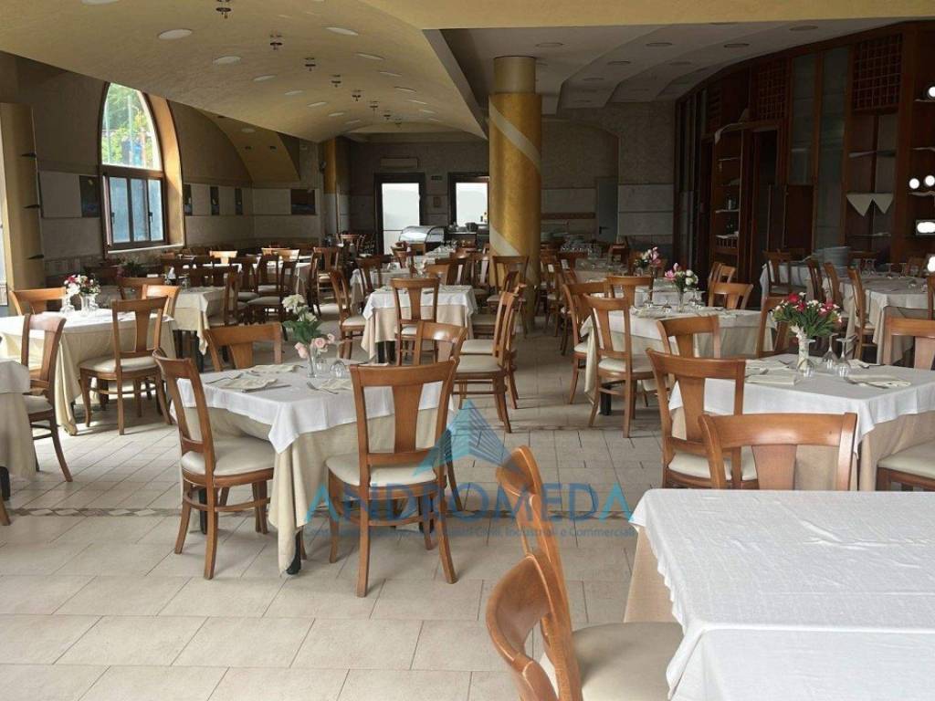 Locale commerciale via 25 luglio, centro, cava de' tirreni