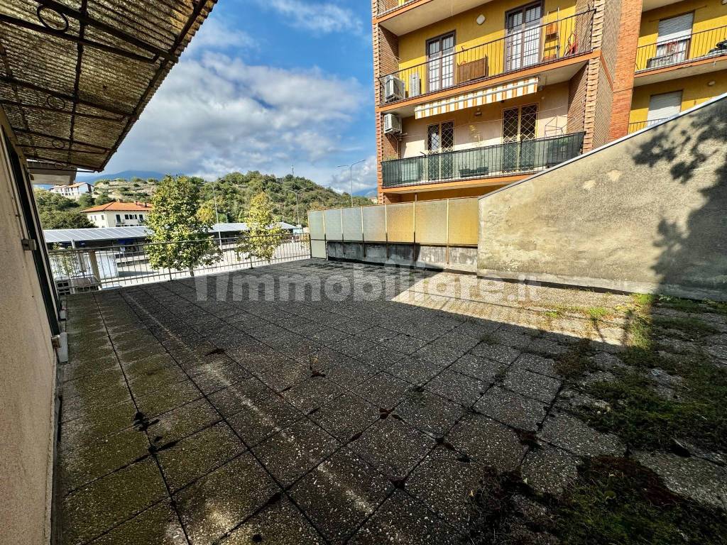 terrazzo ufficio primo piano