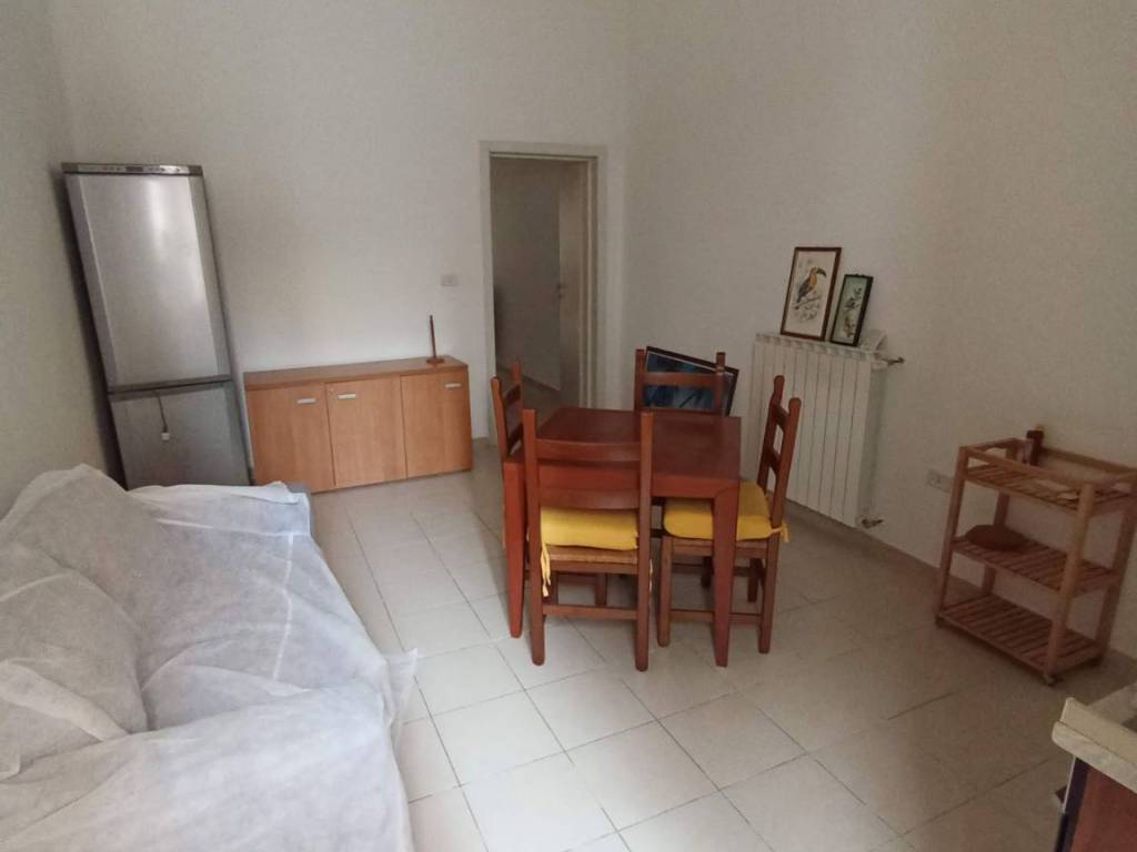 Bilocale via romolo 93, commenda, brindisi