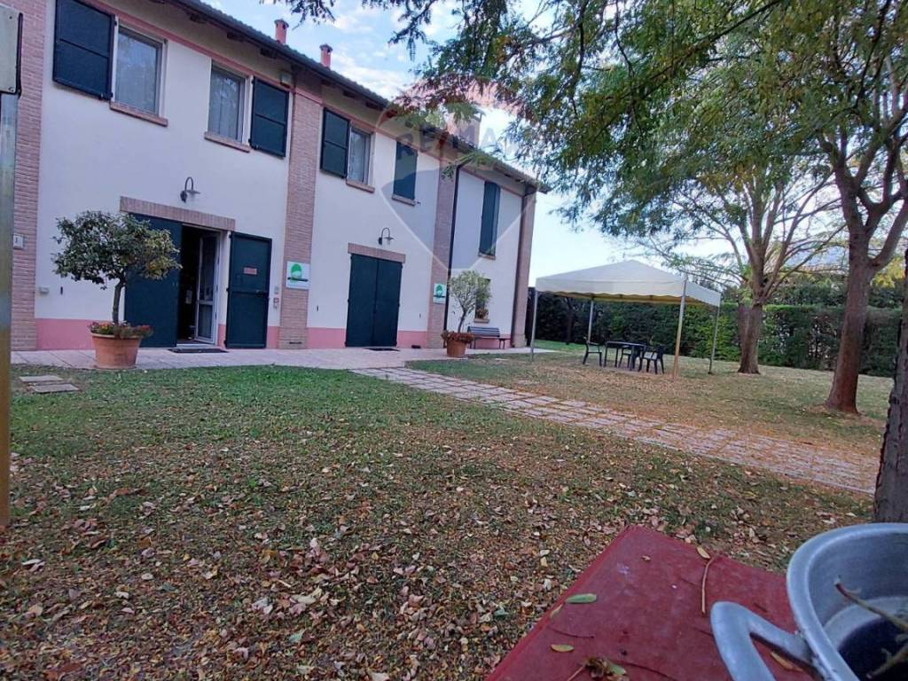 Locale commerciale via talassi 40, porotto - cassana, ferrara