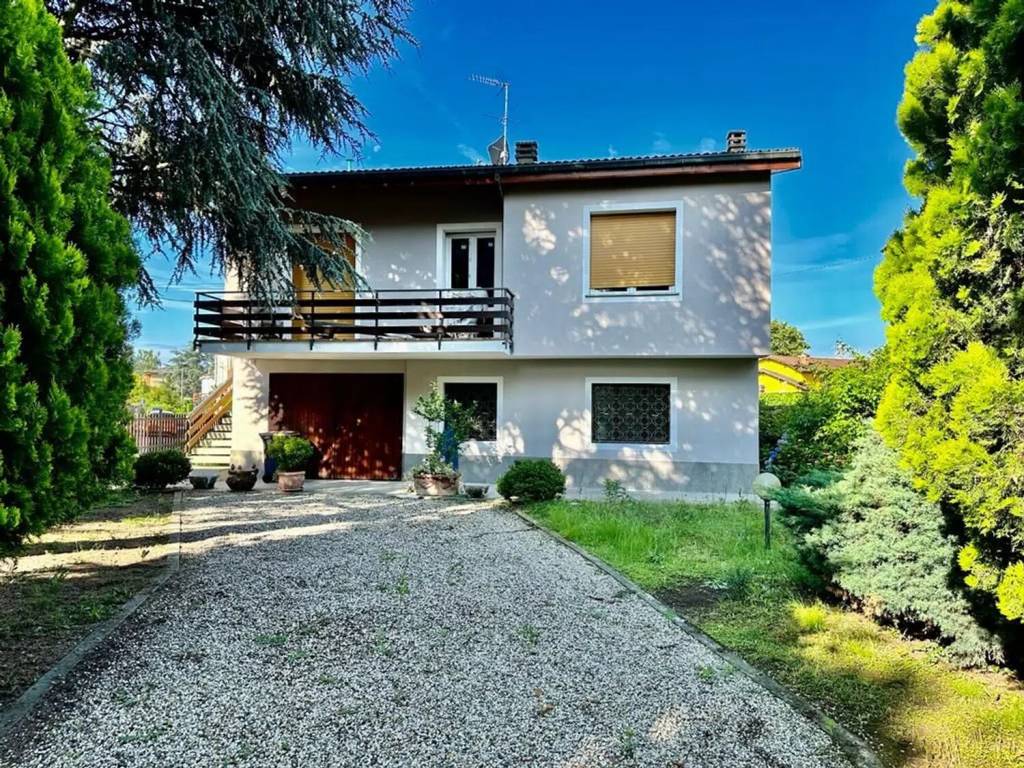 Villa unifamiliare via roma san c., centro, pozzolo formigaro