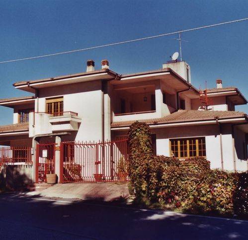 Villa unifamiliare via alcide de gasperi 45, centro, rogliano