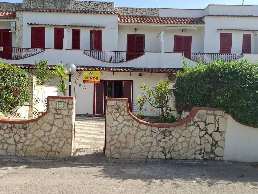 Villa unifamiliare via degli eucalipti san c., baia domizia, cellole