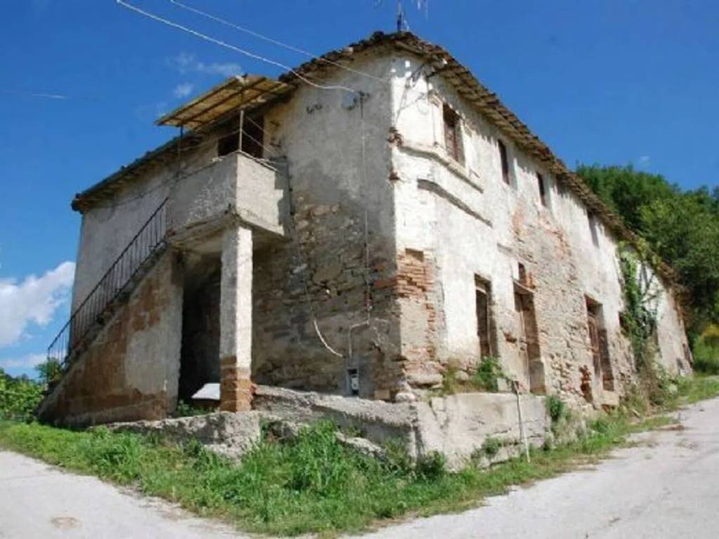 Cascina, da ristrutturare, 350 m², comunanza