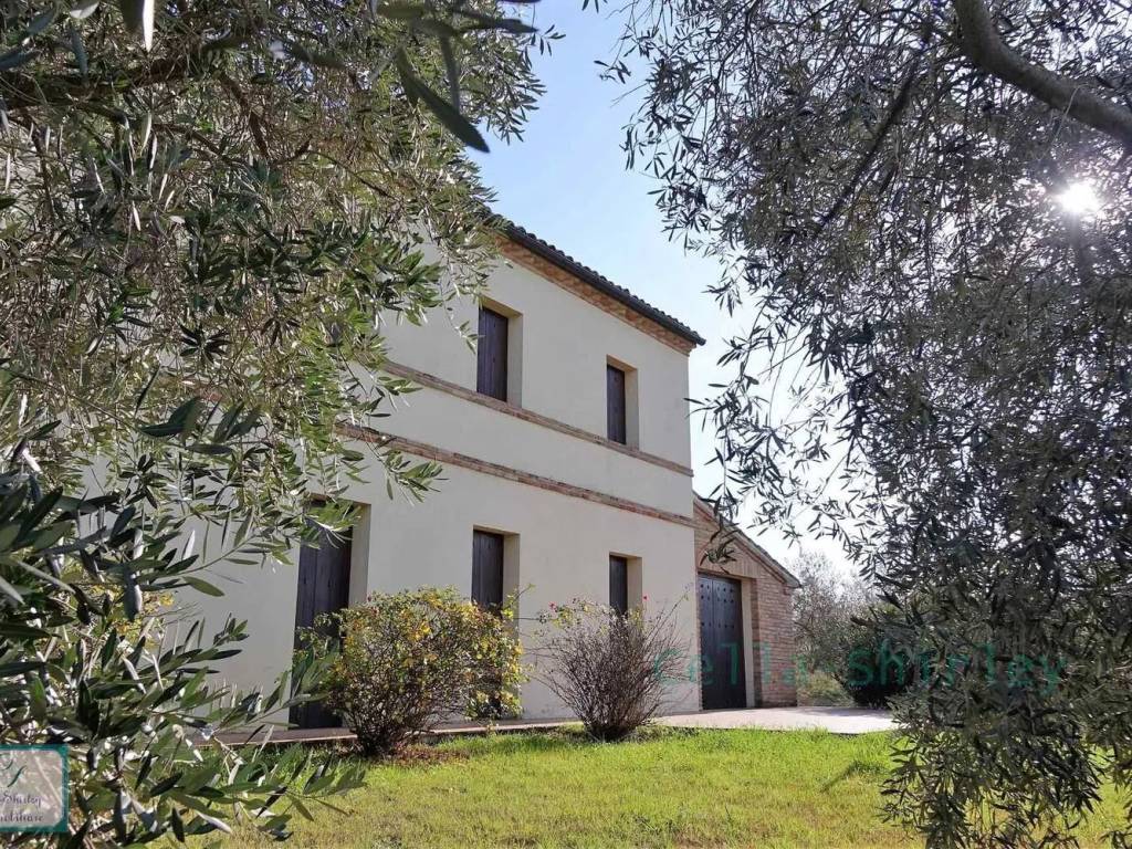 Villa unifamiliare, buono stato, 350 m², polverigi