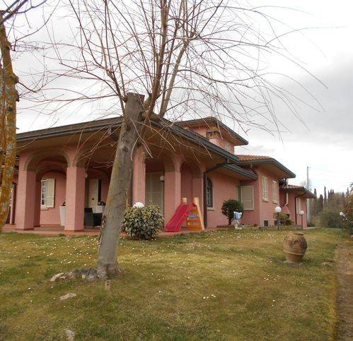 Villa unifamiliare montagnano, monte san savino