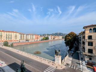Penthouse via Generale Armando Diaz, Centro Storico, Verona