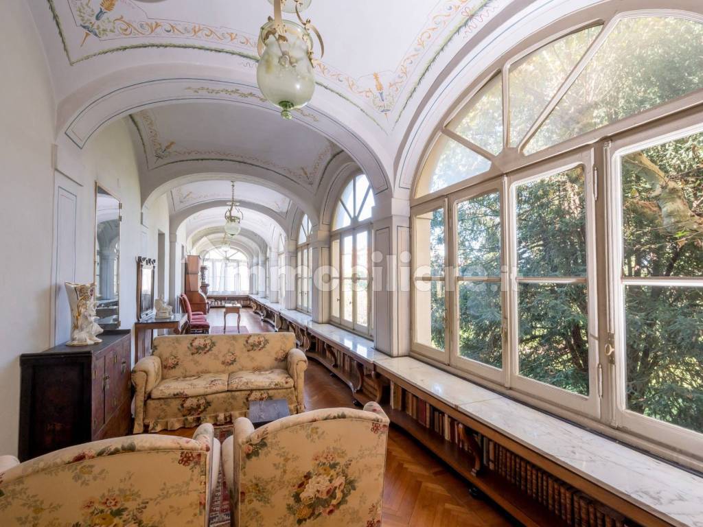 Salone