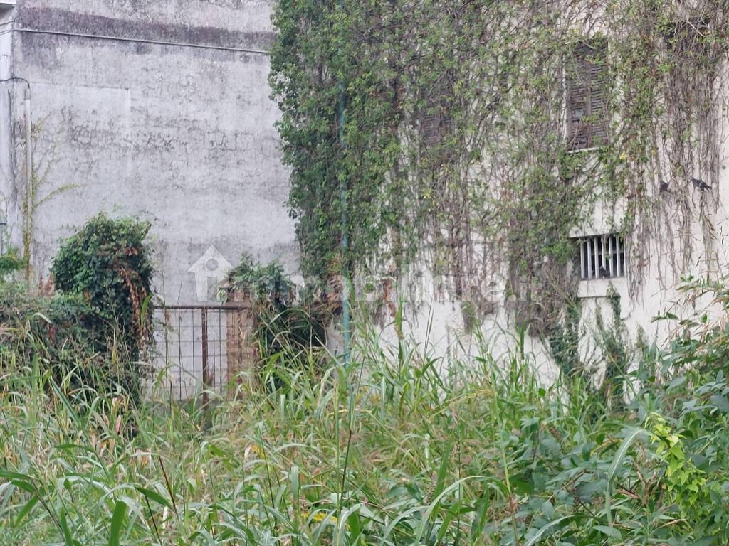 Multi-family villa, to be refurbished, 355 m², Centro, Spresiano