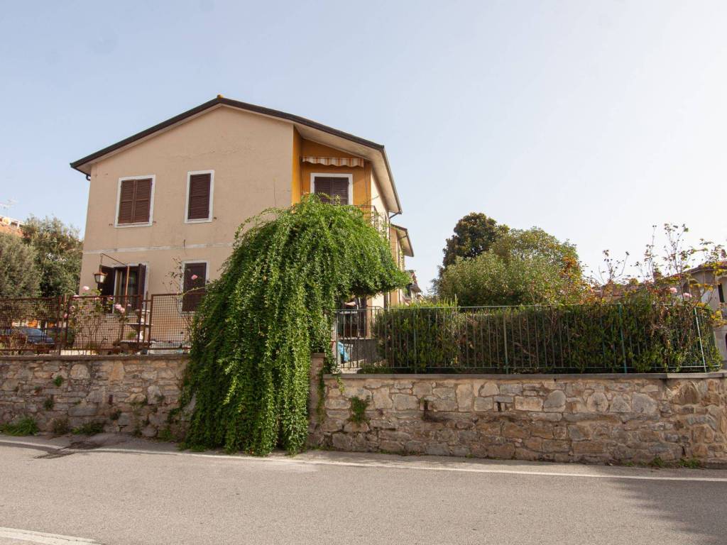 Trilocale viale della libertà, tavernelle, panicale