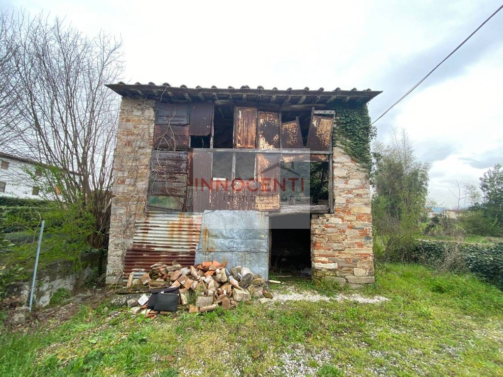 Rustico via dei boschi 10, verciano - guamo, capannori