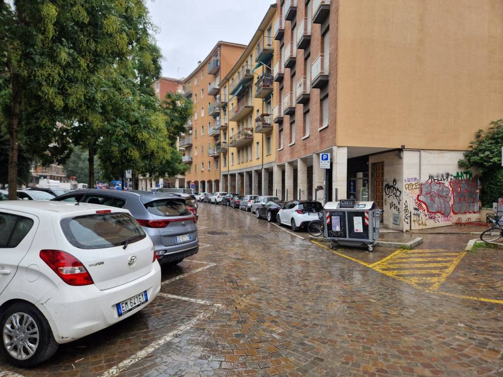 Garage - box via delle lame, san felice, bologna