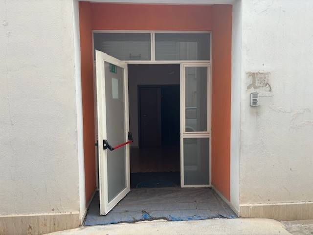Locale commerciale con laboratorio via turi serafino, semicentro, alcamo