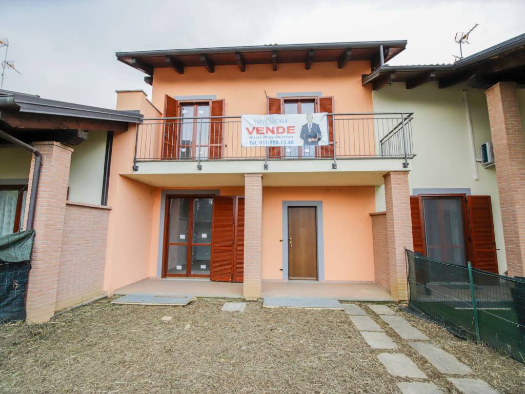 Villa a schiera via torino beltrama, lombardore