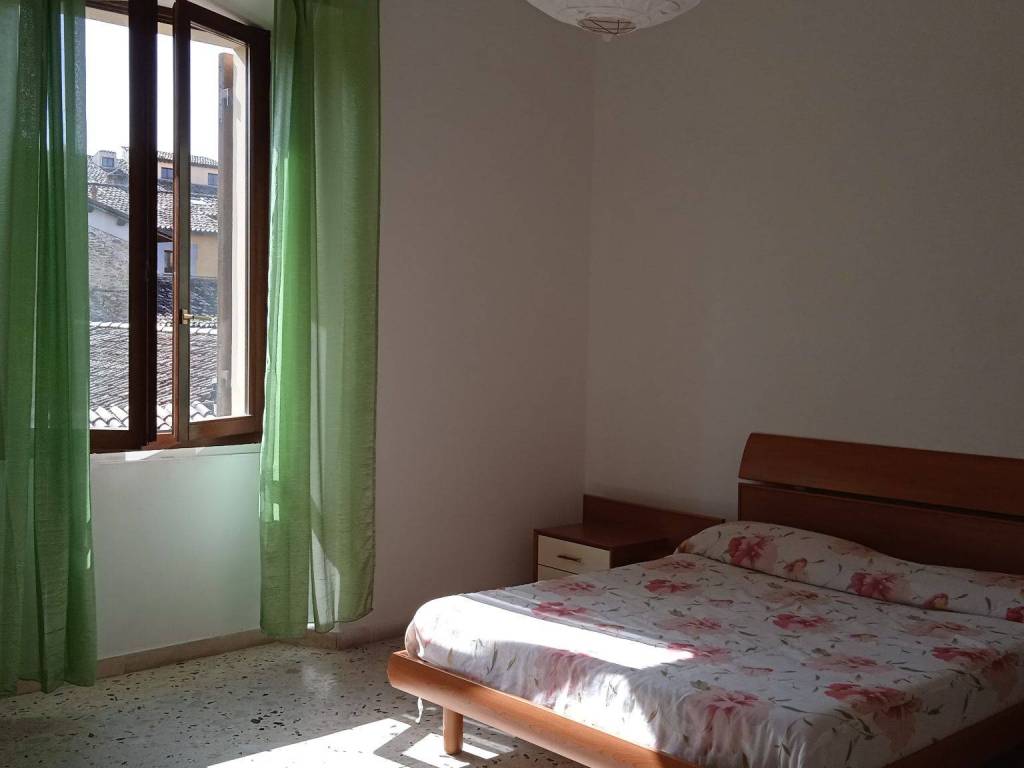 Stanza singola via nuova 32, rieti
